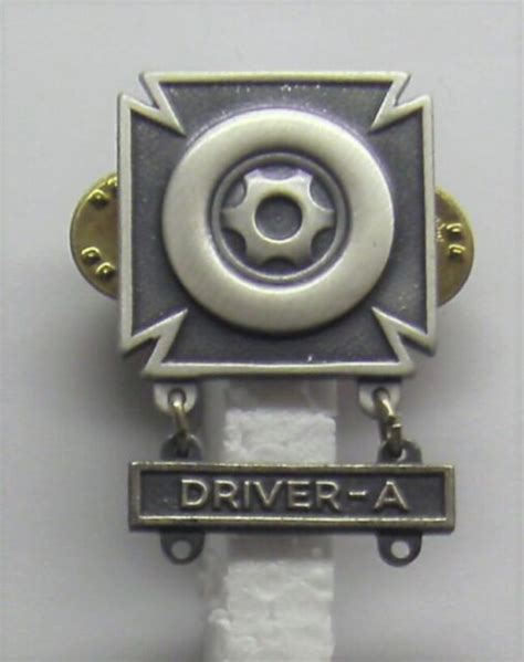 U S Army Qualification Driver And Mechanic Badge With Driver A Bar Ebay