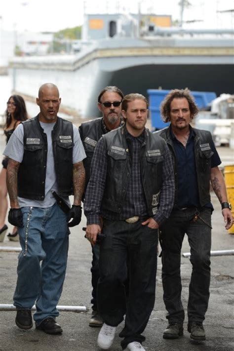 Sons Of Anarchy Recap Season 7 Episode 3 Playing With Monsters