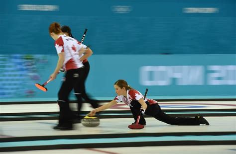 Canada Beat Sweden 6 3 In The Gold Medal Match In Women S Curling Women S Curling Winter