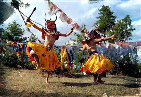 Ritual Mask Dance Bhutanese Monks Perfom A Ritual Dance Anna M Flickr