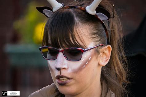 Close Up Portrait Of Girl Wearing Sunglasses · Free Stock Photo