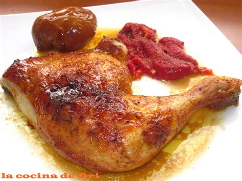 Servimos los muslos de pollo colocando cada uno sobre una rodaja de kaki y con un par de cucharadas de salsa sirviendo el resto en una salsera ingredientes: Pollo Asado Recipes — Dishmaps
