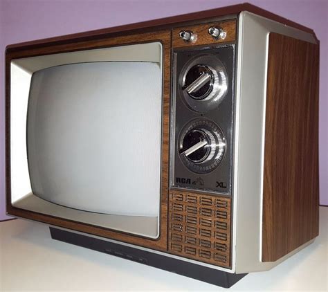rca vintage television set 13 inch color tv 1982 retro walnut cabinet vintage television