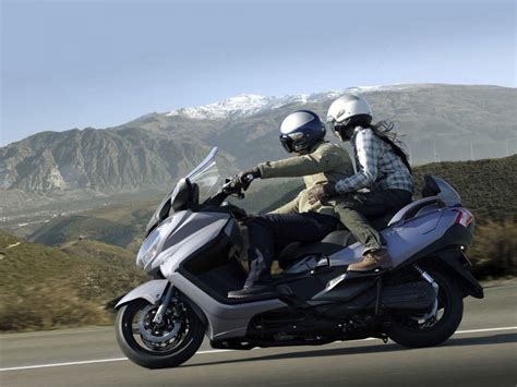 The executive abs update includes abs of course, as well as a power socket, adjustable screen and seat, electric folding mirrors, heated. 2014 Suzuki Burgman 650 Executive ABS Gallery 555056 | Top ...
