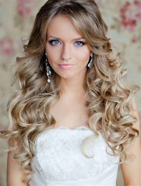 65 Prom Hairstyles That Complement Your Beauty Fave Hairstyles Curly Hair Styles Hair