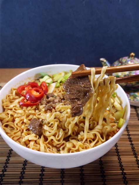 This erumor contains a mixture of false and unproven claims about the use of wax in instant noodles and other food products. Ramen Noodlist: Uni-President Man Han Da Can Chilli Beef ...