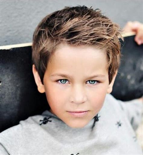 65 coiffures sympas pour un petit gars Cool Boys Haircuts, Boy Haircuts