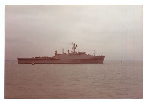 Photo Us Navy Amphibious Transport Dock Uss Raleigh Portsmouth 1980s