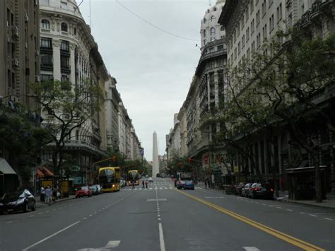Argentina Avenida Corrientes Unvagamundocubano