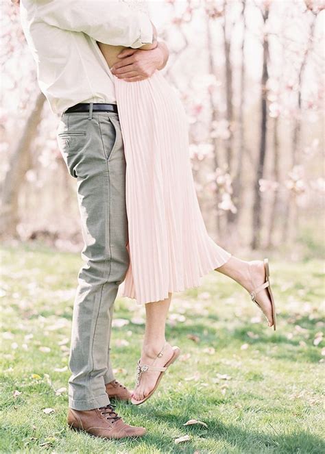 Sweet Outdoor Spring Engagement Session Engagement Photo Outfits