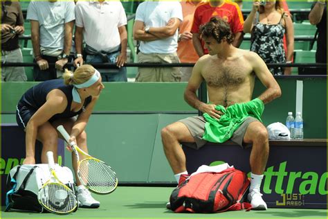Roger Federer Goes Sony Shirtless Photo Roger Federer Shirtless Pictures Just Jared