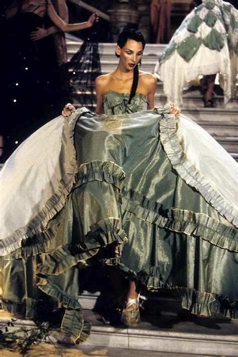 Christian Dior Spring 1998 Couture Fashion Show Moda Ropa Estética Ropa