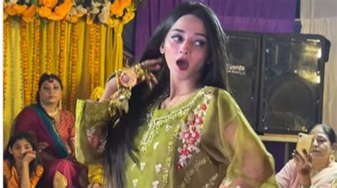 Indian Media Reaction On Pakistani Girl Dance Viral Video