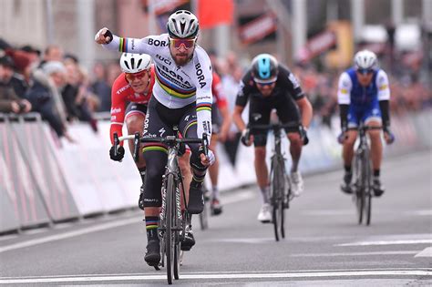 Het zal een editie zonder publiek zijn, maar de organisatie heeft er alles aan gedaan om koers kijken vanuit de luie. Kuurne-Brussel-Kuurne 2017: Results | Cyclingnews
