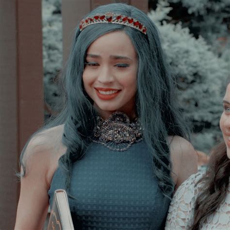 evie and jane matching icons evie descendants evie celebs