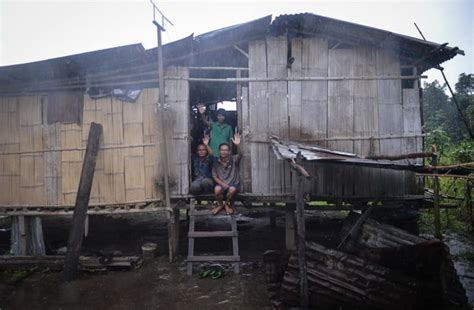 Permohonan rumah mesra rakyat 2020 menjadi rebutan ramai selepas pengumuman dibuat serta terbuka kepada orang ramai yang berpendapatan rendah seperti keluarga miskin, petani dan nelayan atau mereka yang tiada tempat tinggal tetap atau tiada rumah akan tetapi mempunyai tanah untuk. Rumah Mesra Rakyat Di Sabah - Contoh Isi