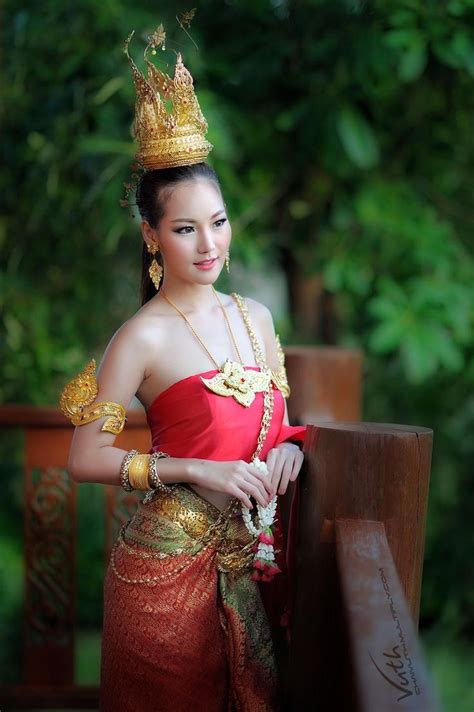 Upload By Titou Thai Wedding Dress Traditional Dresses Beautiful Thai Women
