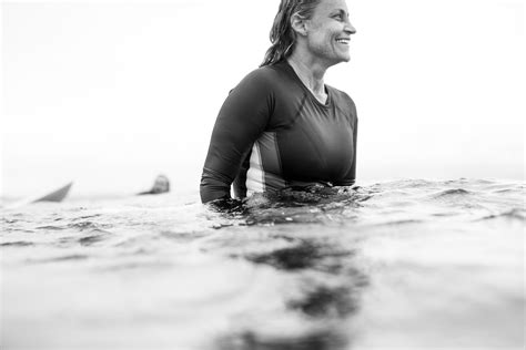 Lisa Andersen All Smiles In The Byron Bay Line Up Surf Girls Surfer