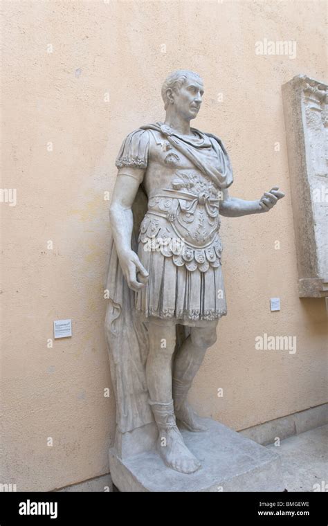 Statue Of Julius Caesar Stock Photo Alamy
