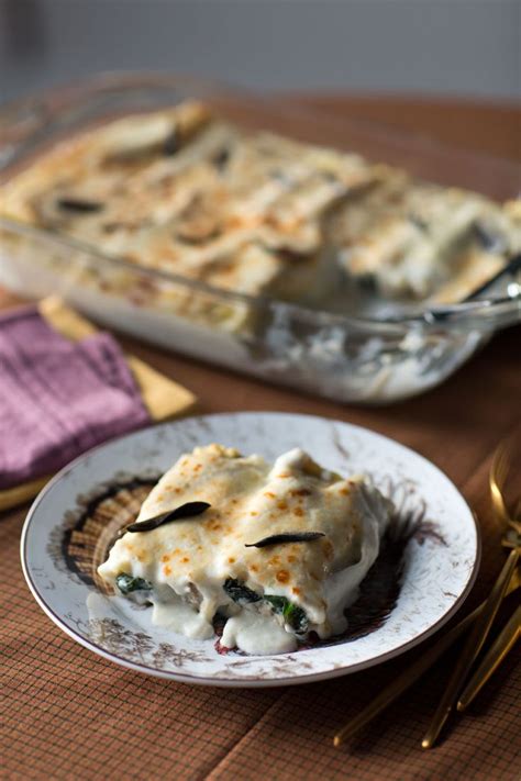 Recipe Mushroom And Swiss Chard Lasagna Rolls By Giada De Laurentiis