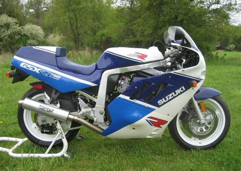 Démarreur électrique complet d'origine etat/condition: 1988 Suzuki GSX-R 750 - Moto.ZombDrive.COM