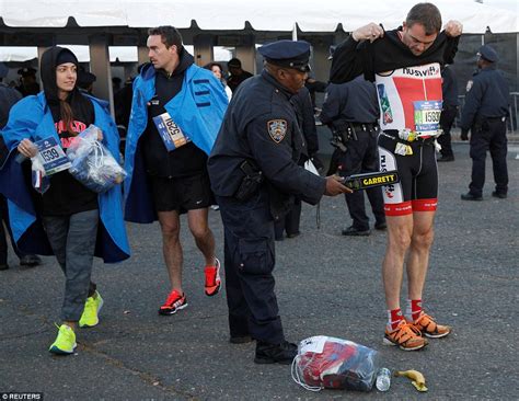 New York City Marathon 2016 More Than 50000 Take Part In 40th Year Daily Mail Online