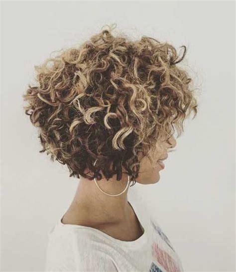 Short Curly Hairstyles 2023 10 Trendy Short Curly Haircuts Ladylife