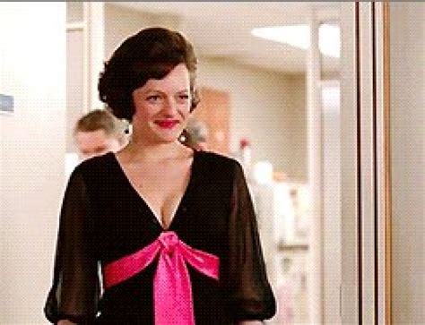 Behing Peggy Olsons Little Black Dress In The Mad Men Finale With