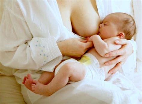 La lactancia materna es el primer tipo de alimentación que tomamos nada más nacer. La lactancia materna hace que los niños prematuros tengan ...
