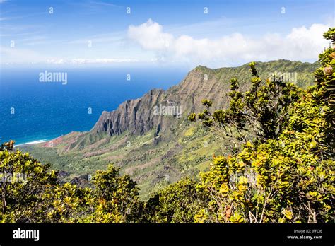 Paradise On Earth Na Pali Coast Kauai Hawaii Stock Photo Alamy