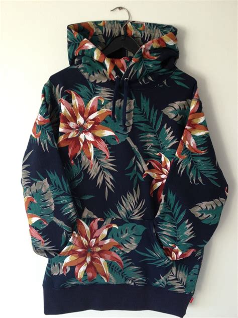 Browse our collection of 622 floral hooded sweatshirts. Baggy floral hoodie in 2019 | Fashion, Mens fashion ...