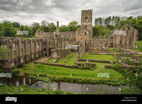 Fountains Abbey North Yorkshire Uk Stock Photo Alamy