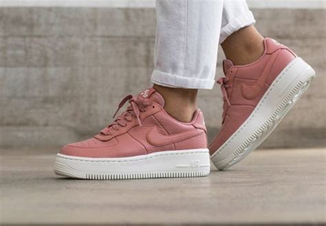 A star wars story) for its newest campaign showcasing the third air force 1 in clot's recent trifecta of. air force one suede femme rose Future Noir Blanc pas cher ...