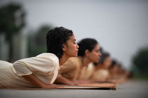 5 Bonnes Raisons De Pratiquer Le Yoga En Silence SAMSARA