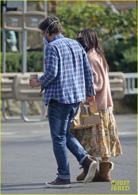 Photo Abigail Spencer Josh Radnor Step Out Together 40 Photo 4514477