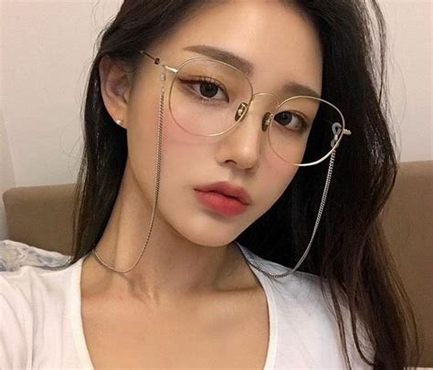 Meet The Korean Model Breaking The Internet With Her Unbelievable