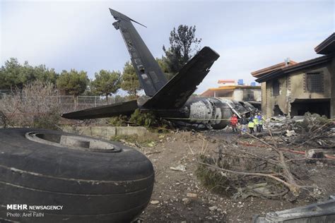 گزارش تصویری از سقوط هواپیما در فرودگاه فتح عکس