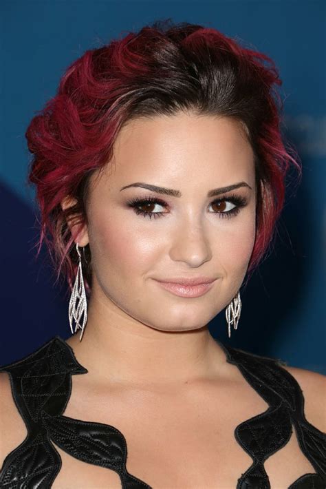 In advance of the transformation, lovato's mane man césar deleön, shared a snap of lovato's freshly cut ends with the caption the big chop. Pastel Hair Color - Celebrities With Pink, Purple Locks ...
