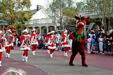 Walt Disney World Christmas Parade Editorial Photo Image Of Disney