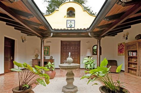 Casas Coloniales Con Jardin Interior