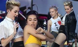 Miley Cyrus Bumps And Grinds With Female Dancers On Jimmy Kimmel Live