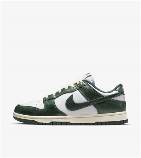 Womens Dunk Low Vintage Green Dq8580 100 Release Date Nike Snkrs Id