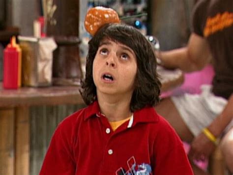 With miley cyrus, emily osment, jason earles, billy ray cyrus. Archivo:Rico with an apple.jpg | Hannah Montana Wiki ...