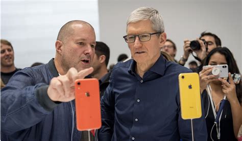 Apple CEO urges Bloomberg to retract Chinese spy chip story | South