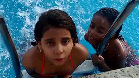 Desafio na piscina hoje é dia de marias duda e clara #marias2020 #familiahojeediademarias #hojeediademarias. Desafio da piscina!!! - YouTube