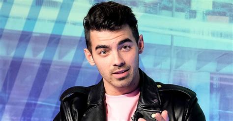 Joe Jonas Talks Losing His Virginity In Candid Reddit Ama