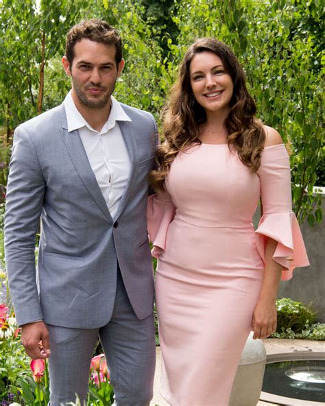Kelly Brook Flashes Major Cleavage As She Flaunts Sizzling Hourglass
