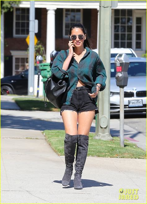 Olivia Munn Shows Off Her Toned Legs While Running Errands Photo