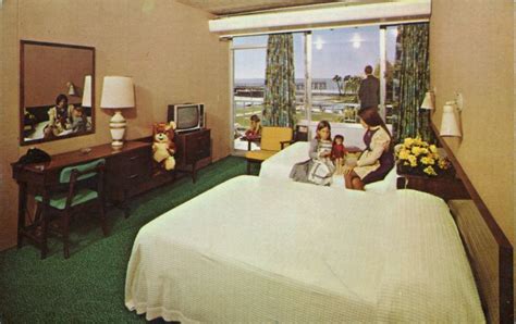 40 Vintage Photos Show A Look Inside American Hotel And Motel Rooms In