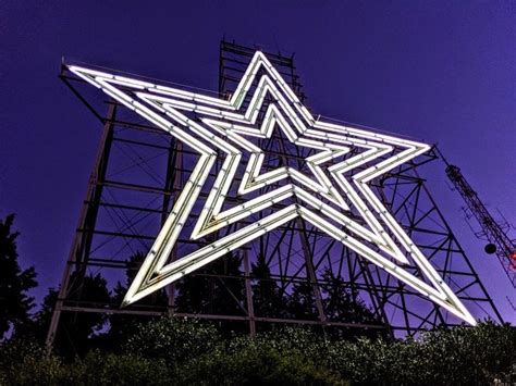 Visiting The Mill Mountain Star In Roanoke Virginia No Home Just Roam